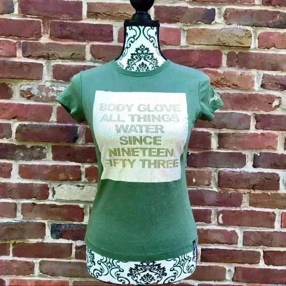 BODY GLOVE Green/Gold Crew Neck Surfing Beach Water Fitted Tee Size M - Picture 1 of 8